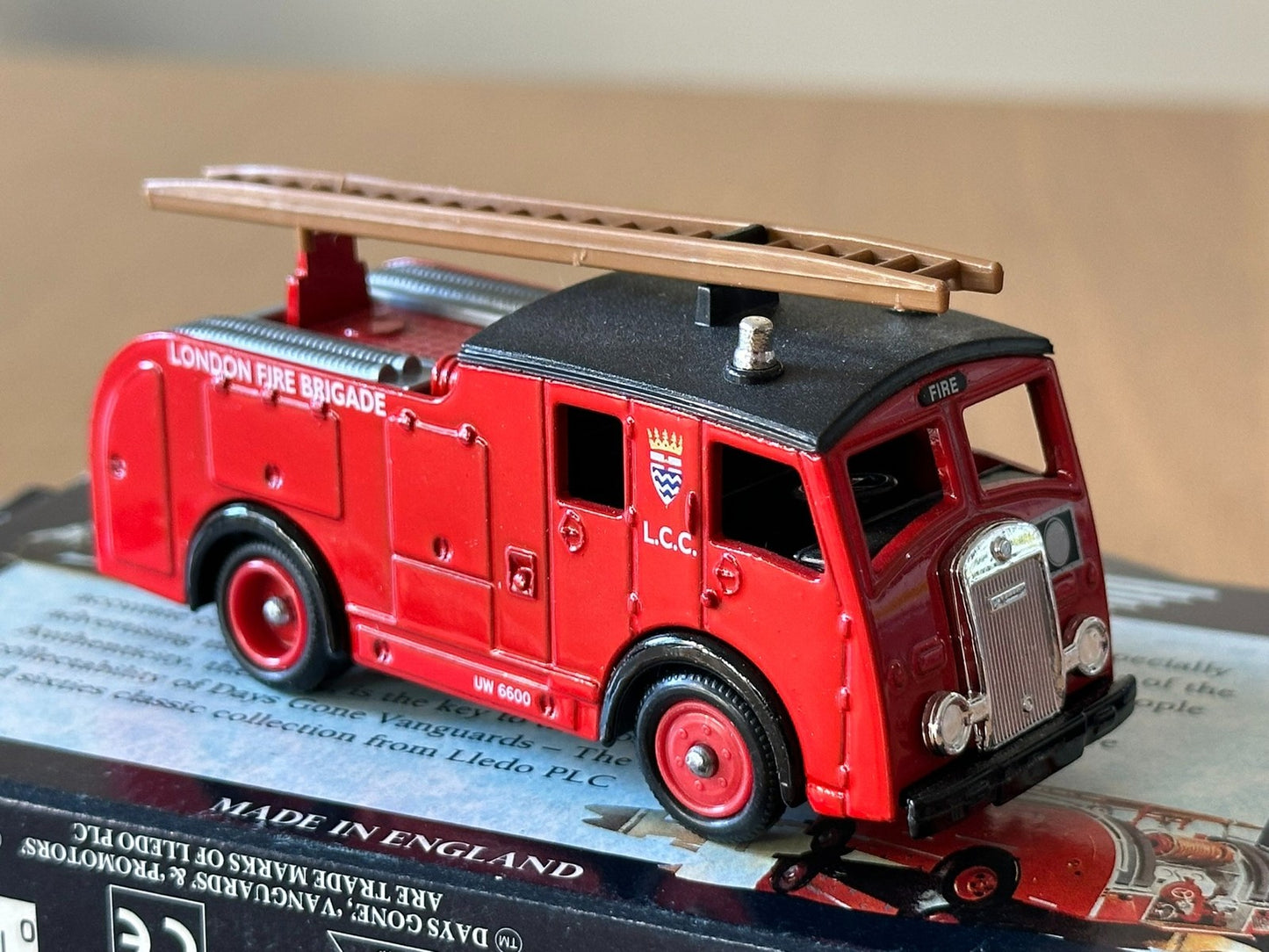 Days Gone Vanguards 1955 Dennis F8 Fire Engine - London Fire Brigade. Boxed.