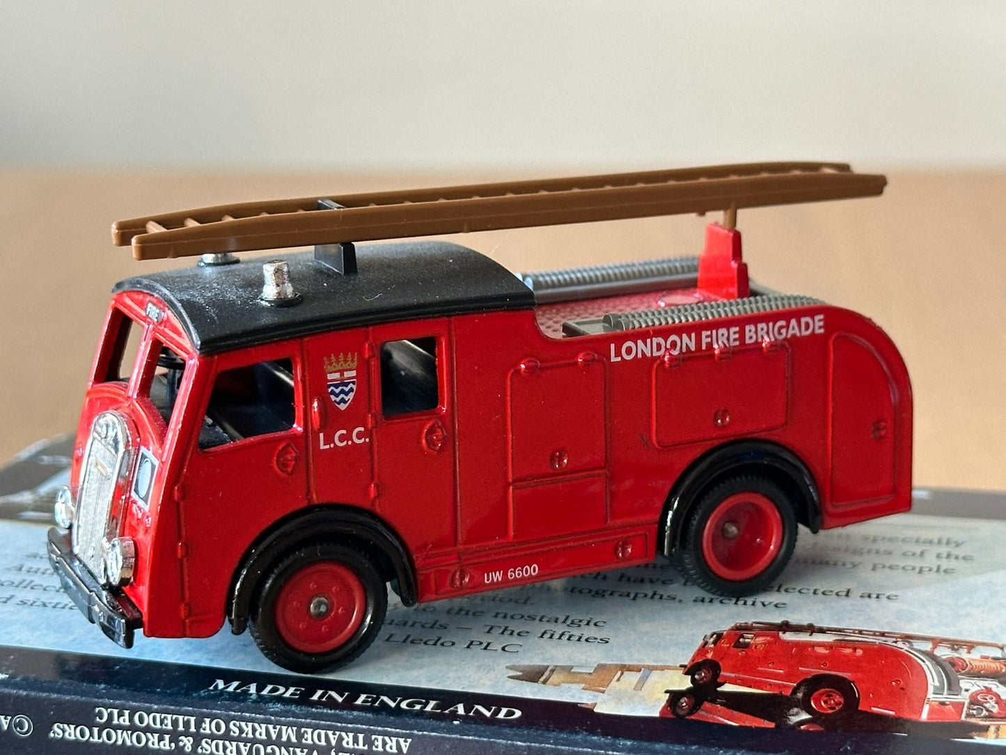 Days Gone Vanguards 1955 Dennis F8 Fire Engine - London Fire Brigade. Boxed.
