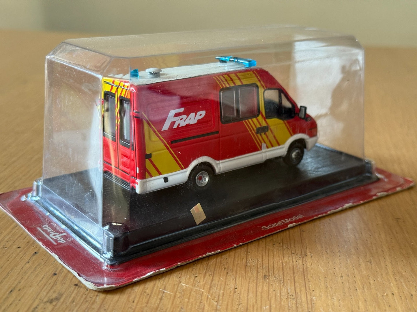 Del Prado Fire Engines Of The World - 2005 FRAP Iveco Magirus - Damaged Box