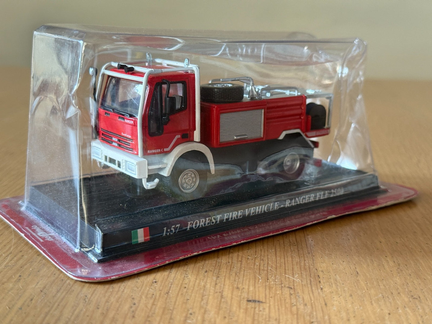 Del Prado Fire Engines Of The World - Forest Fire Ranger FLF 2500 Damaged Box