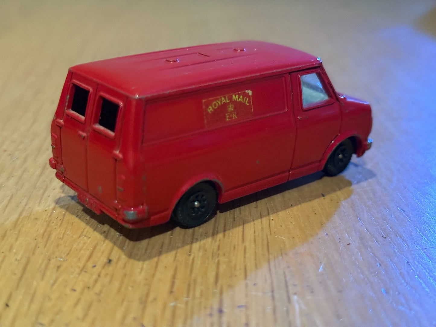 Dinky Toys 410 - Royal Mail Bedford Van