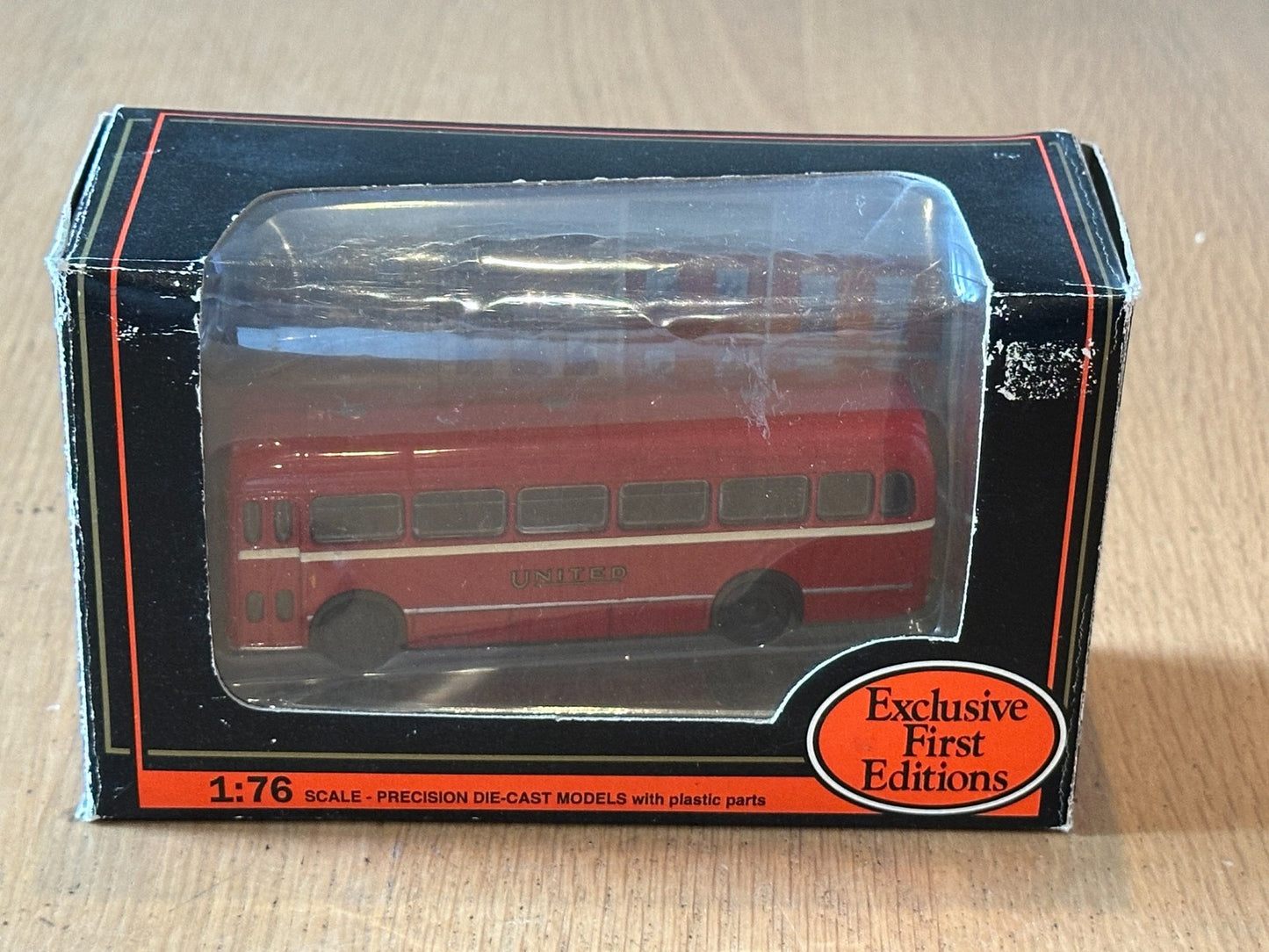 EFE 16301 - 1:76 OO Gauge Bristol LS/ECW Bus - United A.S.