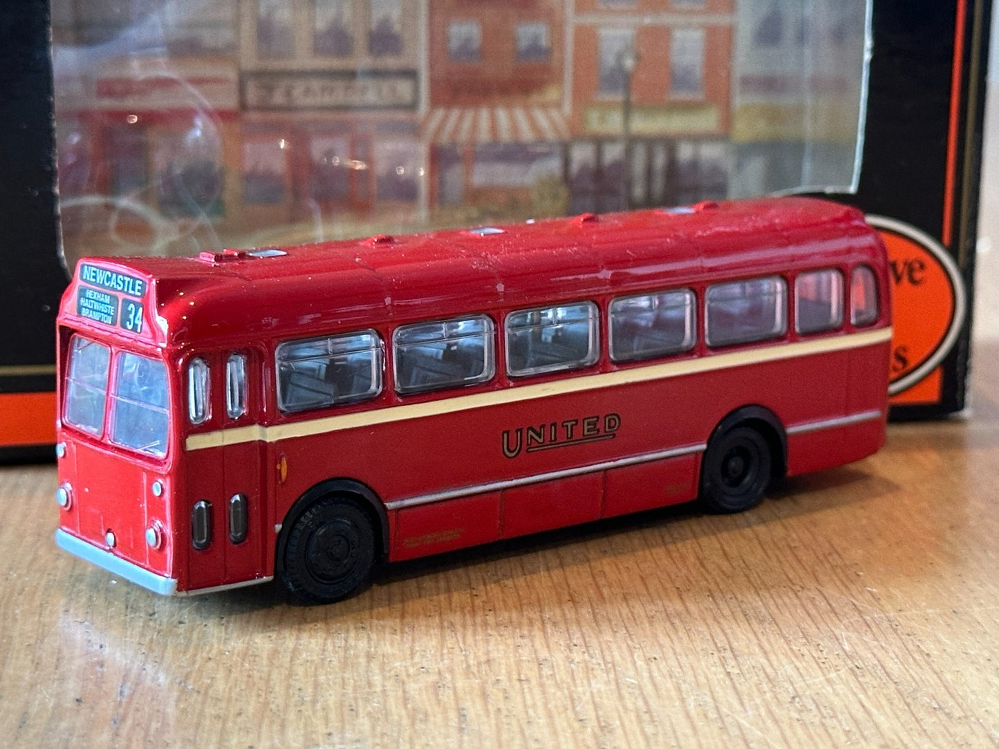 EFE 16301 - 1:76 OO Gauge Bristol LS/ECW Bus - United A.S.
