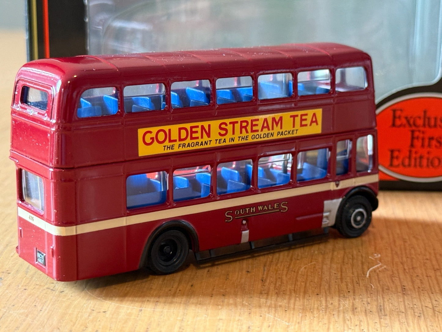 EFE 19704 - 1:76 AEC Regent V (Orion) - South Wales Transport
