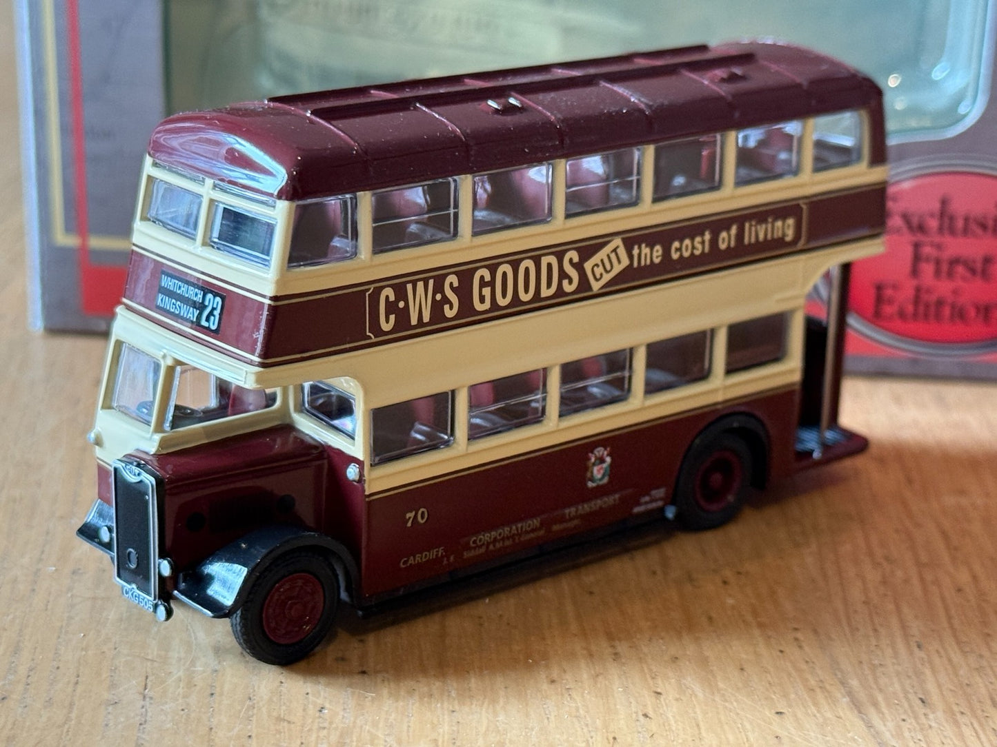 EFE 26311 - 1:76 Guy Arab Utility Bus - Cardiff Corporation
