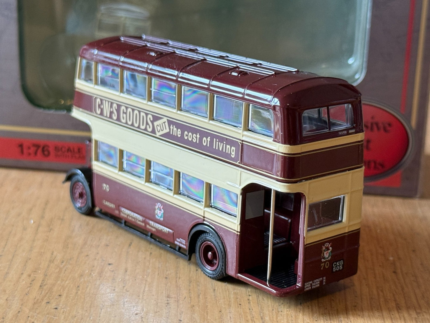 EFE 26311 - 1:76 Guy Arab Utility Bus - Cardiff Corporation