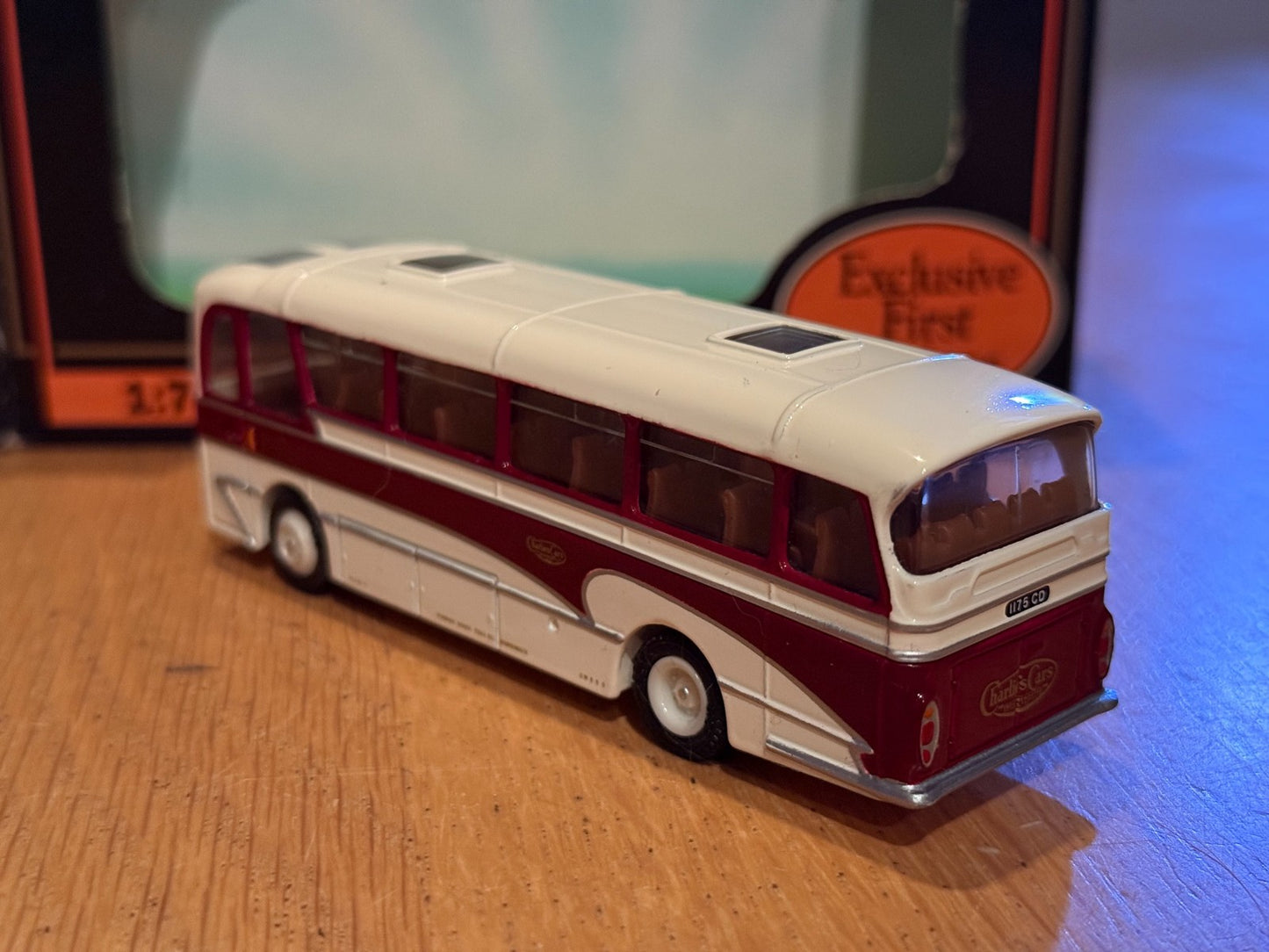 EFE OO Gauge 1:76 12111 - Harington Cavalier - Charlie's Cars