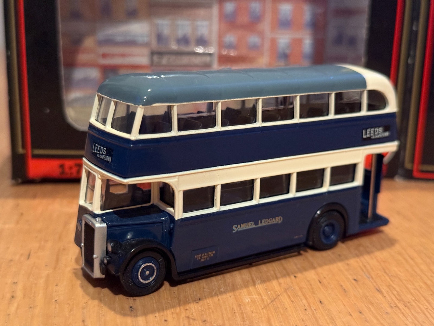 EFE OO Gauge 1:76 15903 - Leyland Titan PD1 Highbridge Decker - Samuel Ledgard