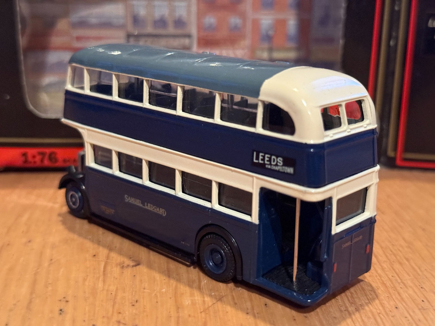 EFE OO Gauge 1:76 15903 - Leyland Titan PD1 Highbridge Decker - Samuel Ledgard