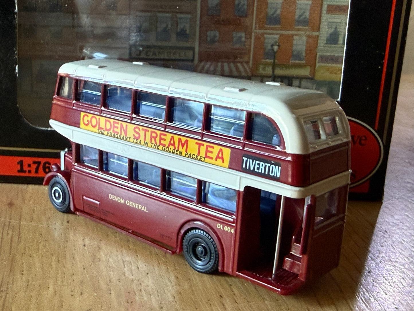 EFE OO Gauge 1:76 16004 - Leyland PD2 Lowbridge Bus - Devon General
