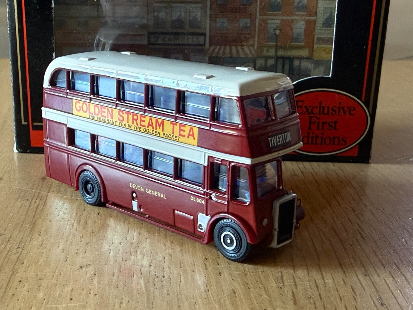 EFE OO Gauge 1:76 16004 - Leyland PD2 Lowbridge Bus - Devon General