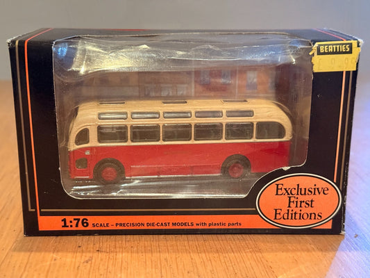 EFE OO Gauge 1:76 16205 - Bristol MW Coach - Wilts And Dorset