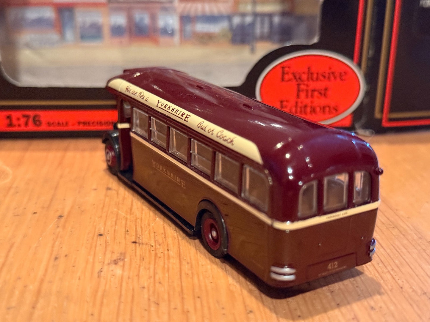 EFE OO Gauge 1:76 18301 - Leyland TS8 Tiger Type A - Yorkshire Woollen