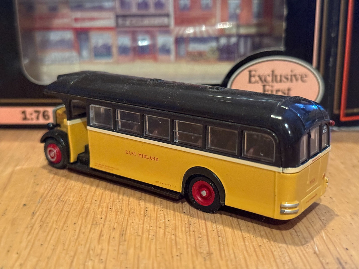 EFE OO Gauge 1:76 18305 - Leyland TS8 Tiger - East Midland