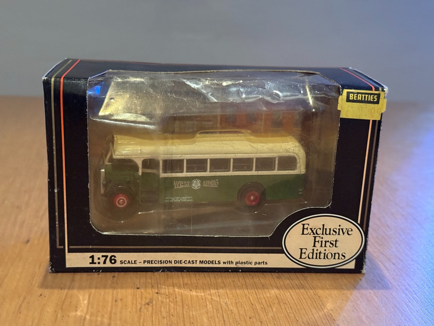 EFE OO Gauge 1:76 18401 - Leyland TS8 Tiger Type B - West Riding