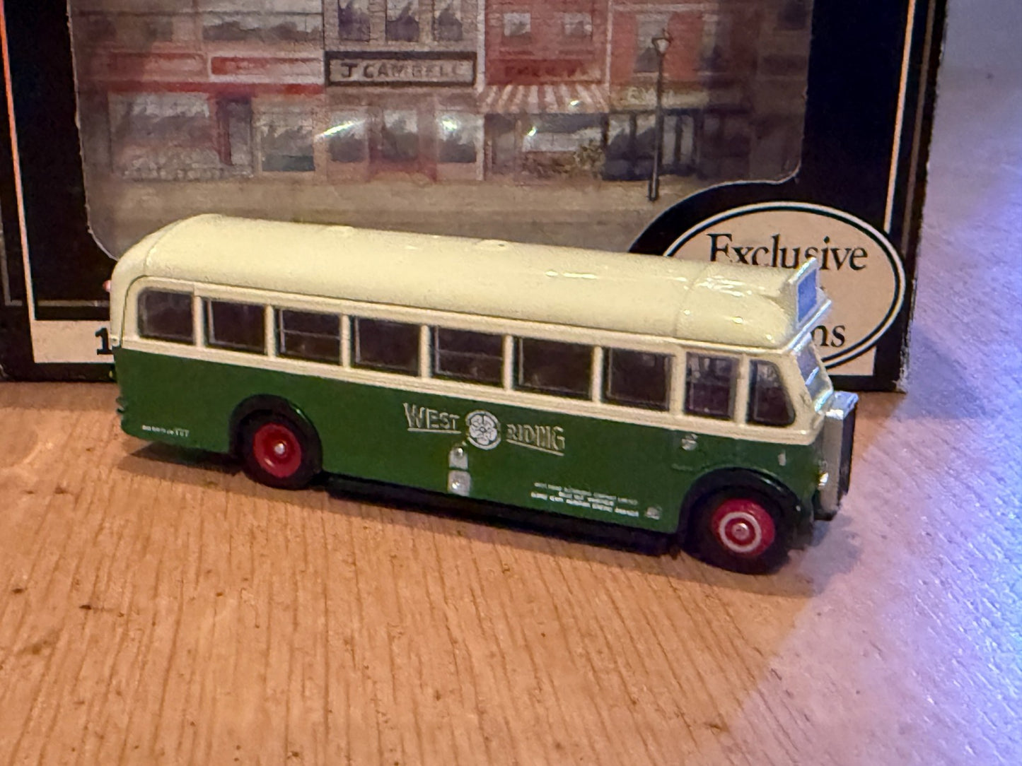 EFE OO Gauge 1:76 18401 - Leyland TS8 Tiger Type B - West Riding