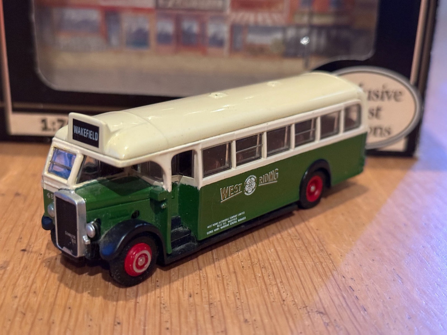 EFE OO Gauge 1:76 18401 - Leyland TS8 Tiger Type B - West Riding