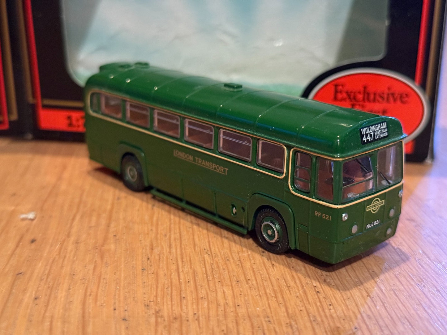 EFE OO Gauge 1:76 23301 - AEC RF London Transport Country Services
