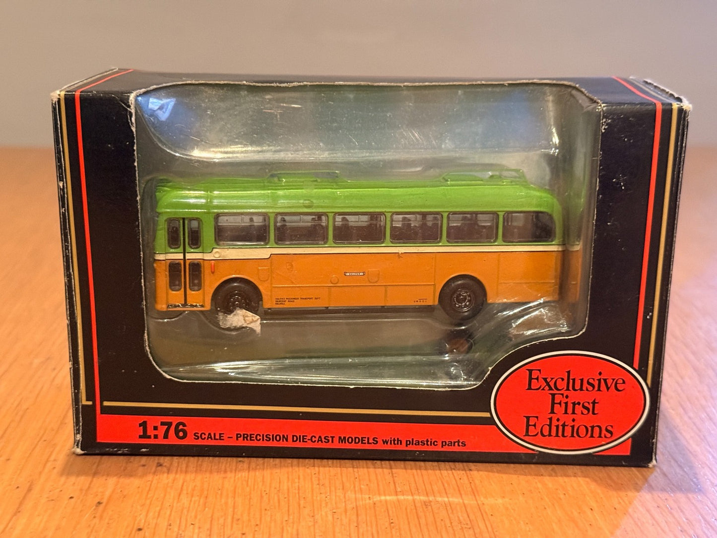 EFE OO Gauge 1:76 24310 -BAEC Reliance BET Style Bus - with spare wheels