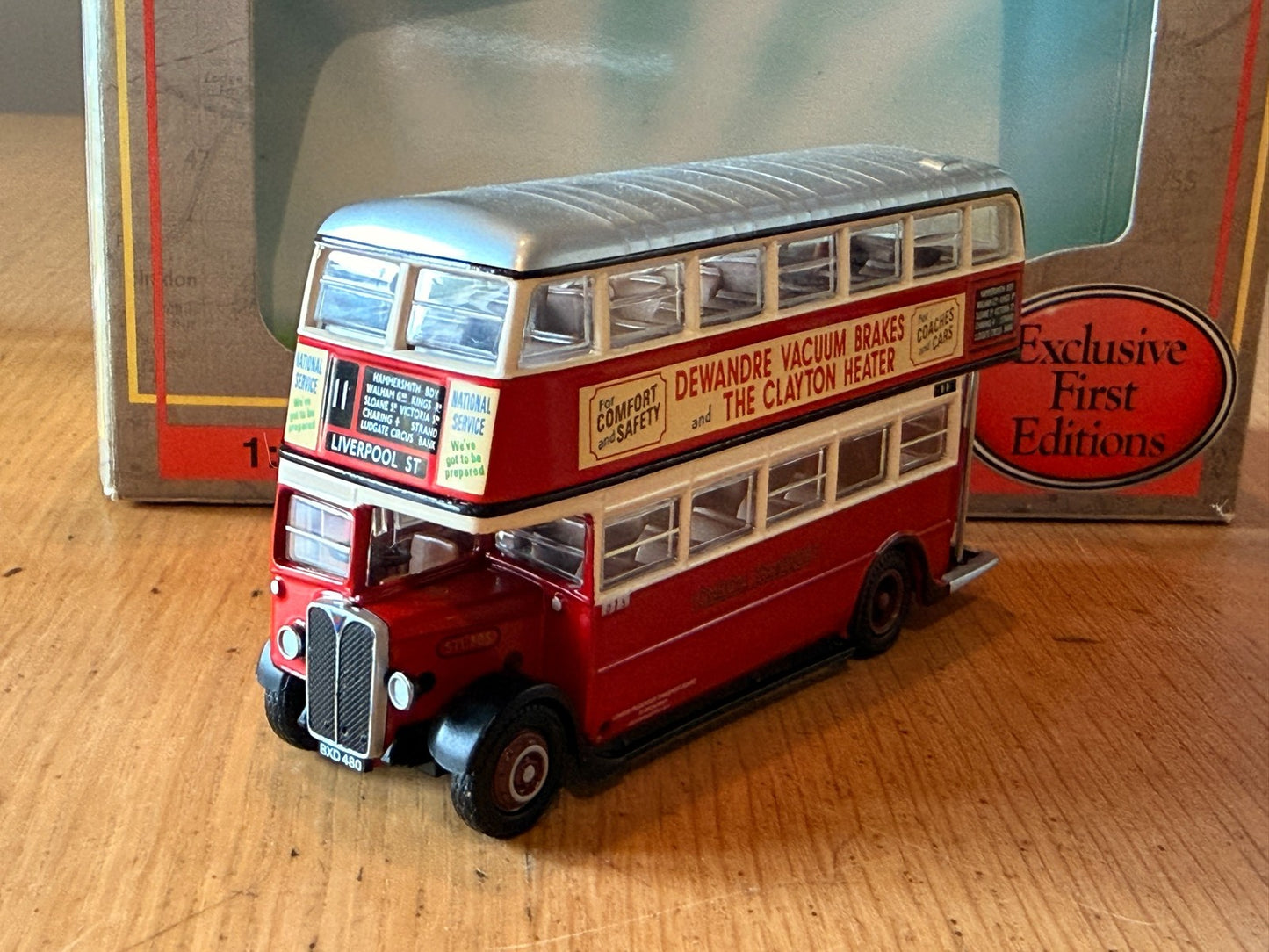 EFE OO Gauge 1:76 27701 - London Transport AEC STL Class Bus