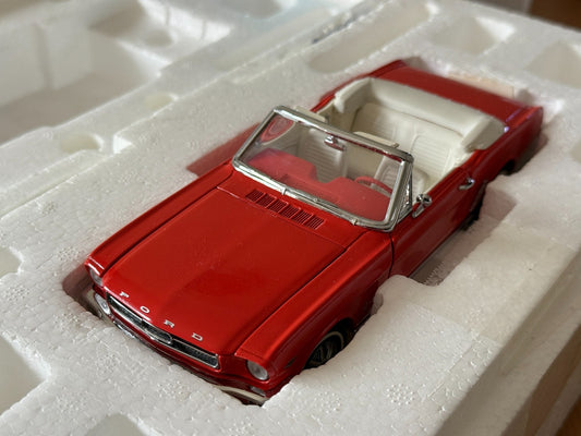 Franklin Mint: 1:24 1964 Ford Mustang Convertible