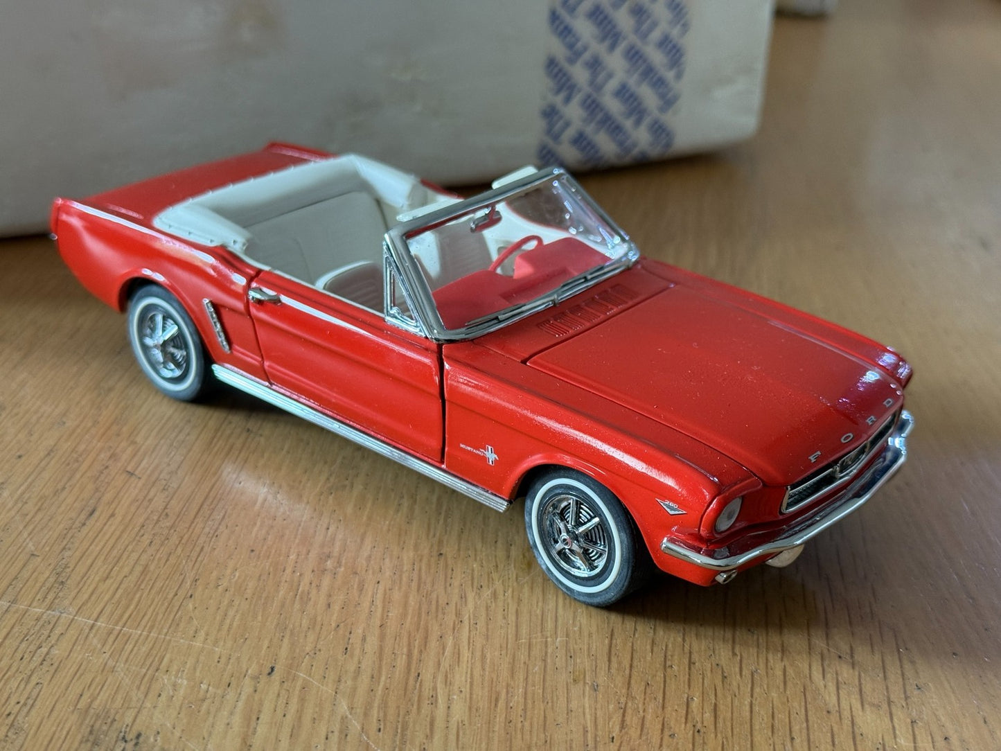 Franklin Mint: 1:24 1964 Ford Mustang Convertible