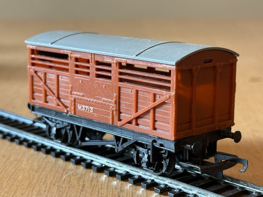 Hornby OO Gauge Wagon - Triang R122 Cattle Wagon