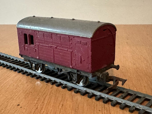 Hornby Tri-Ang R123 OO Gauge Horse Box. Playworn.