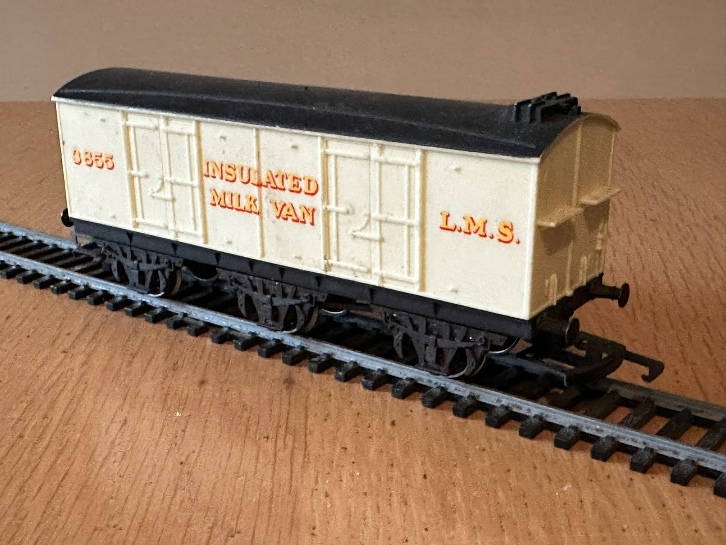 Hornby OO Gauge L.M.S. Insulated Milk Van. Pre Owned. Boxed. R734