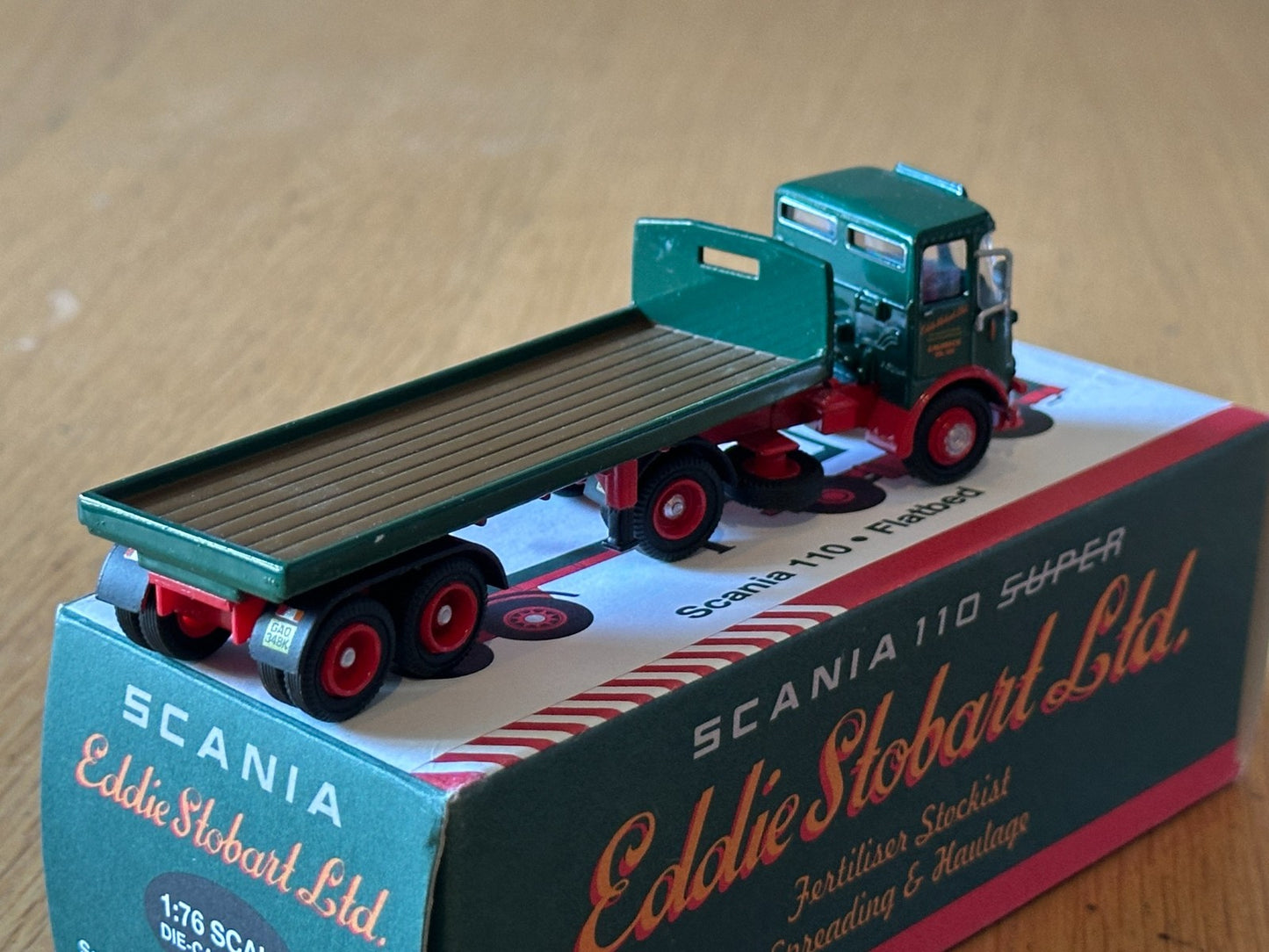 Atlas Editions OO Gauge Eddie Stobart - Scania 110 Flatbed