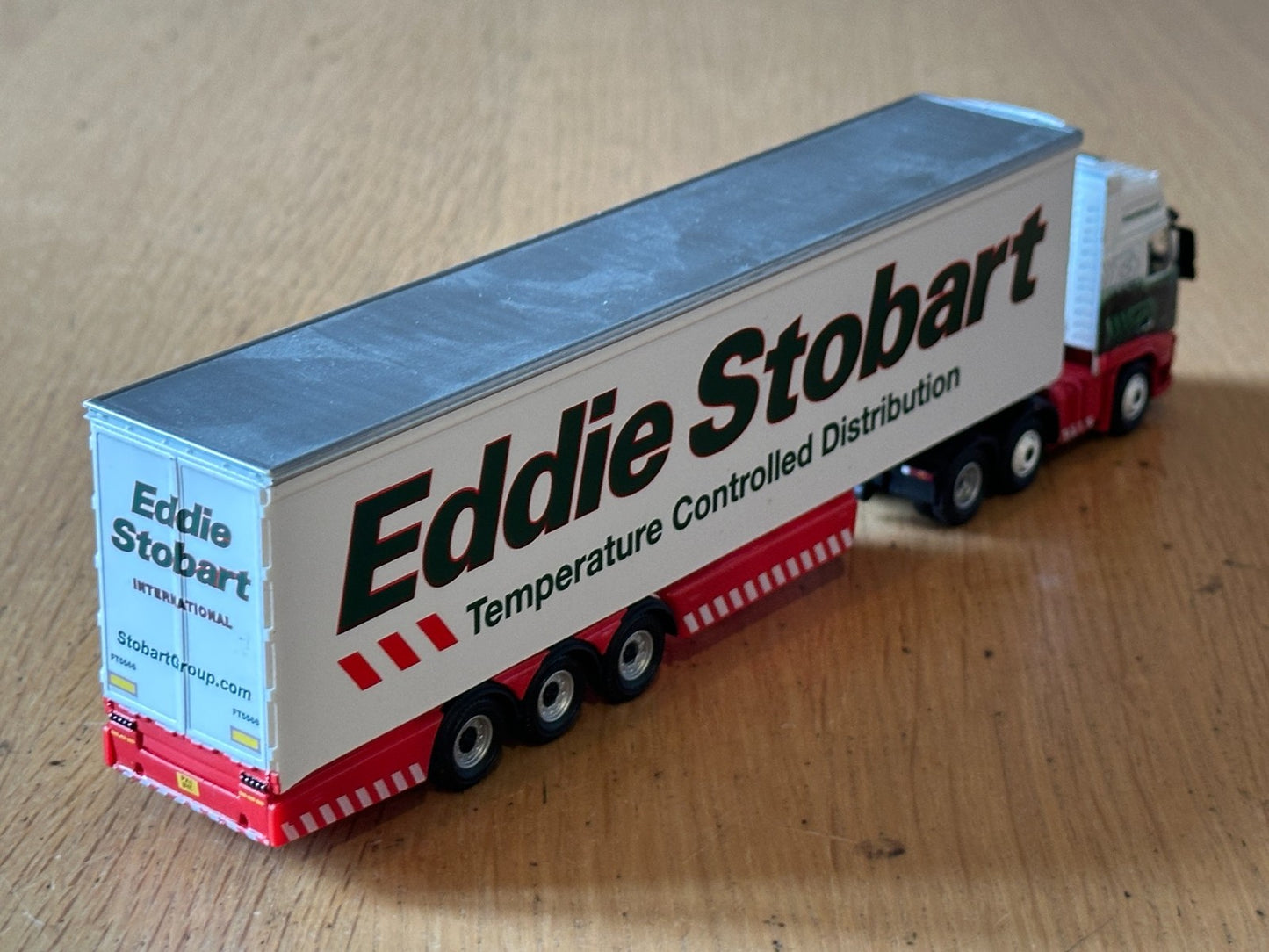Atlas OO Gauge H4663 Eddie Stobart - Volvo FH Refrigerated Trailer - Emma Jade