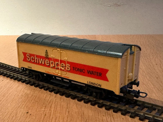 Lima HO Gauge Long wheelbase Wagon Schweppes Tonic Water