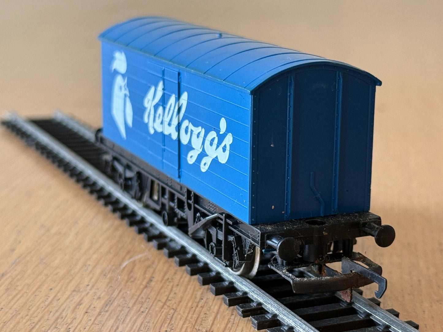 Hornby OO Gauge Kellogg's Van. Pre Owned. R222.