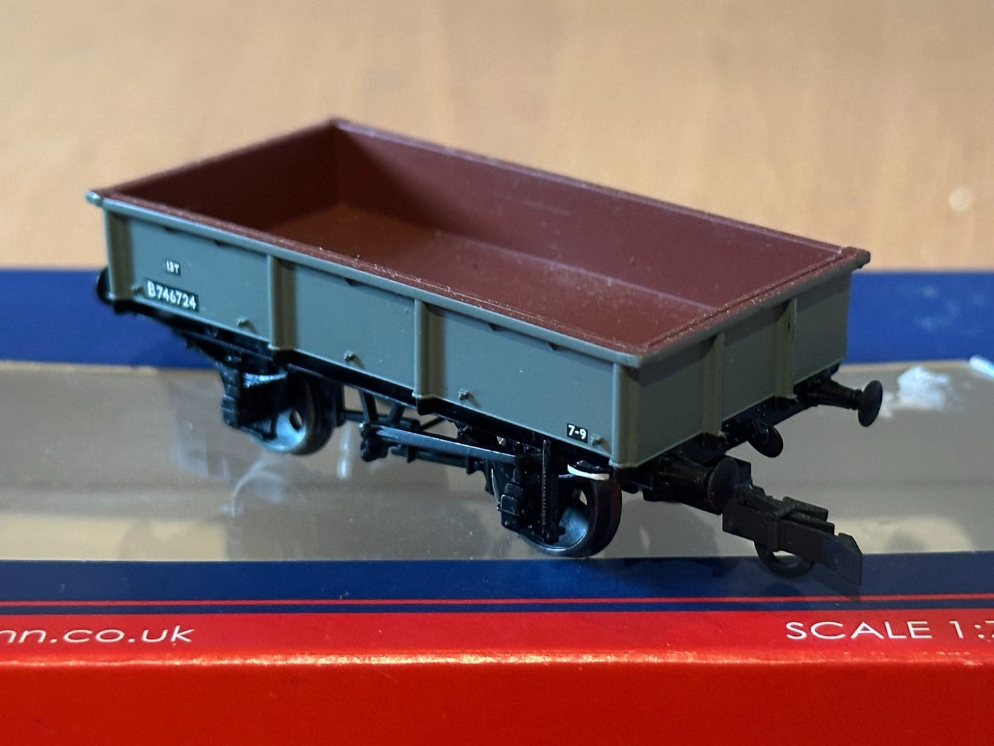 Bachmann 37-354A OO Gauge 13 t steel sand tippler wagon B746724 BR grey Preowned