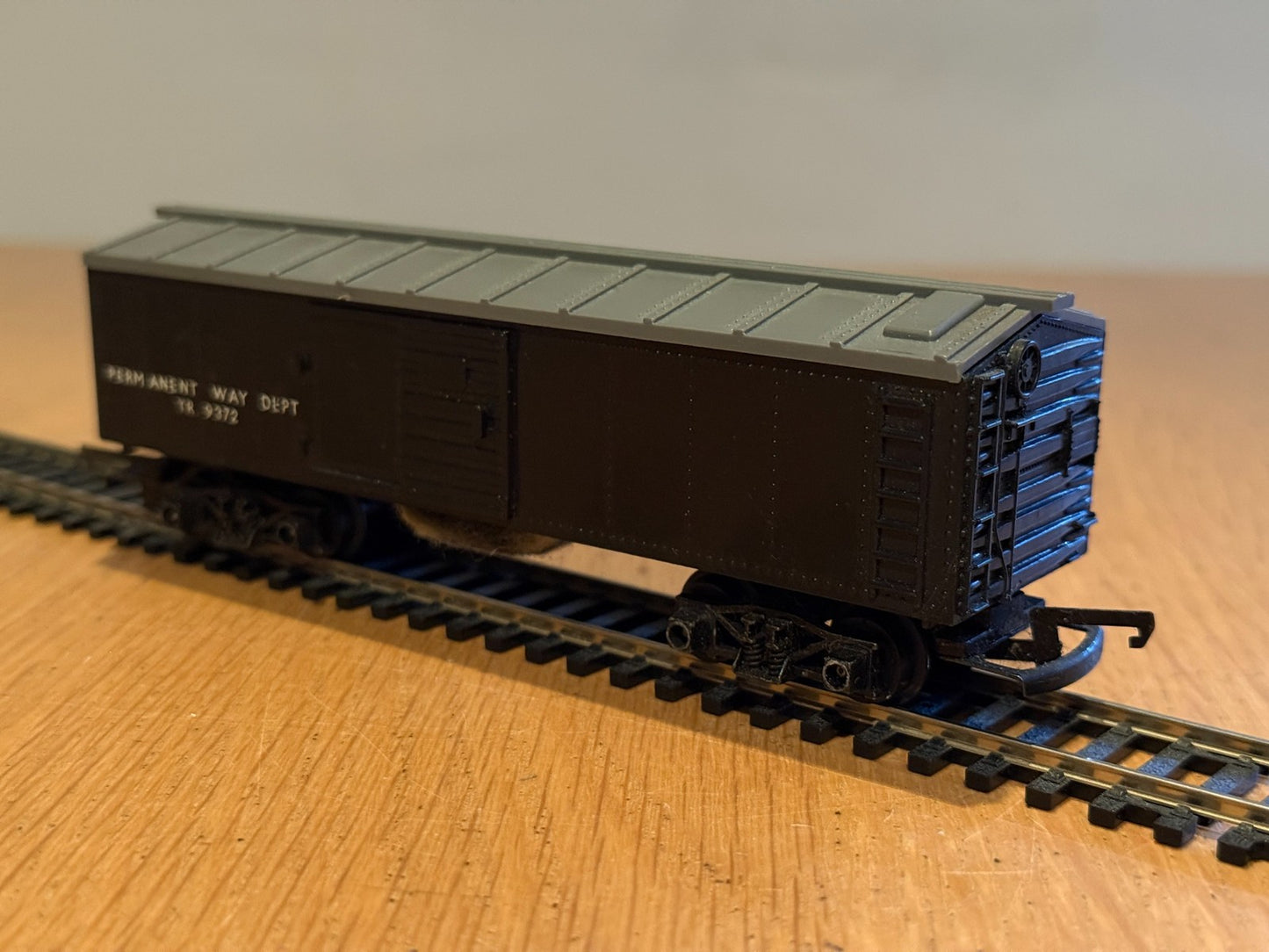 Triang OO Gauge - R114 TR9372 Permanent Way Track Cleaning Car Green