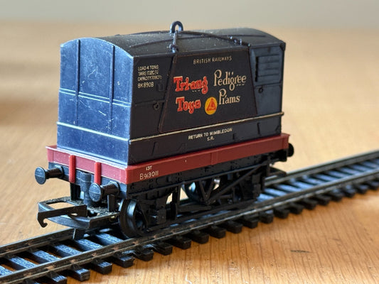 Hornby OO Gauge Wagon - Pedigree Prams. Pre Owned. R561