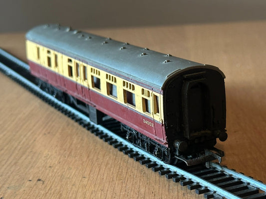 Tri-ang OO Gauge R28 B.R Main Line Brake Coach M34002 - Playworn