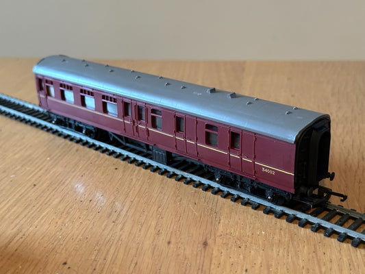 Tri-Ang OO Gauge R28 Mainline Brake 2nd Class Coach RN 34002
