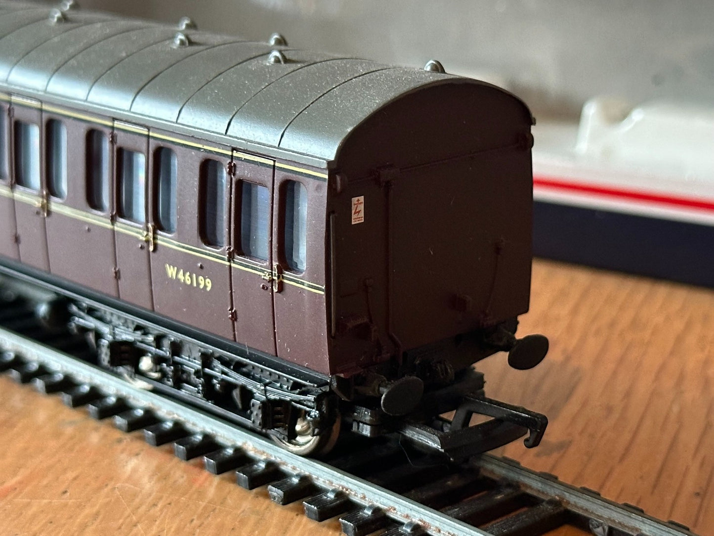 Bachmann Branchline 34-604 BR Standard Mk1 57ft suburban 2nd coach W46199