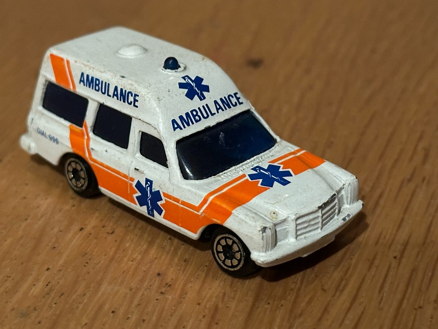 1993 Corgi Diecast Auto-City Mercedes 2200 Binz Ambulance. No Box.