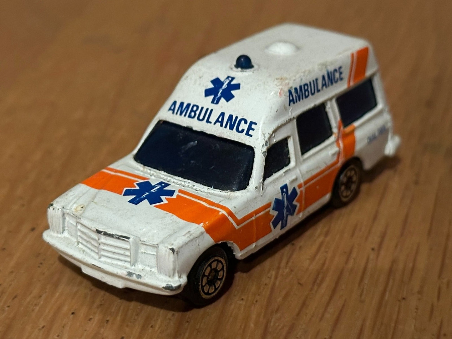 1993 Corgi Diecast Auto-City Mercedes 2200 Binz Ambulance. No Box.