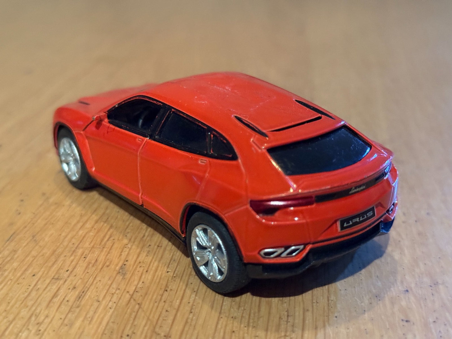 Kinsmart Diecast 1:38 Pull Back & Go Lamborghini Urus