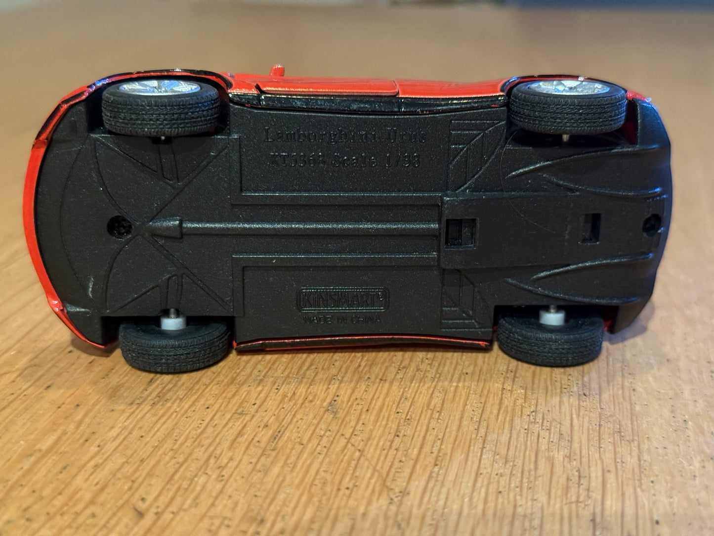 Kinsmart Diecast 1:38 Pull Back & Go Lamborghini Urus