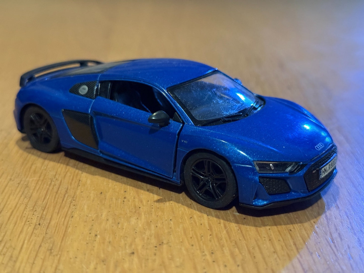 Kinsmart 1:36 Diecast Pull Back Car - 2020 Audi R8 Coupe