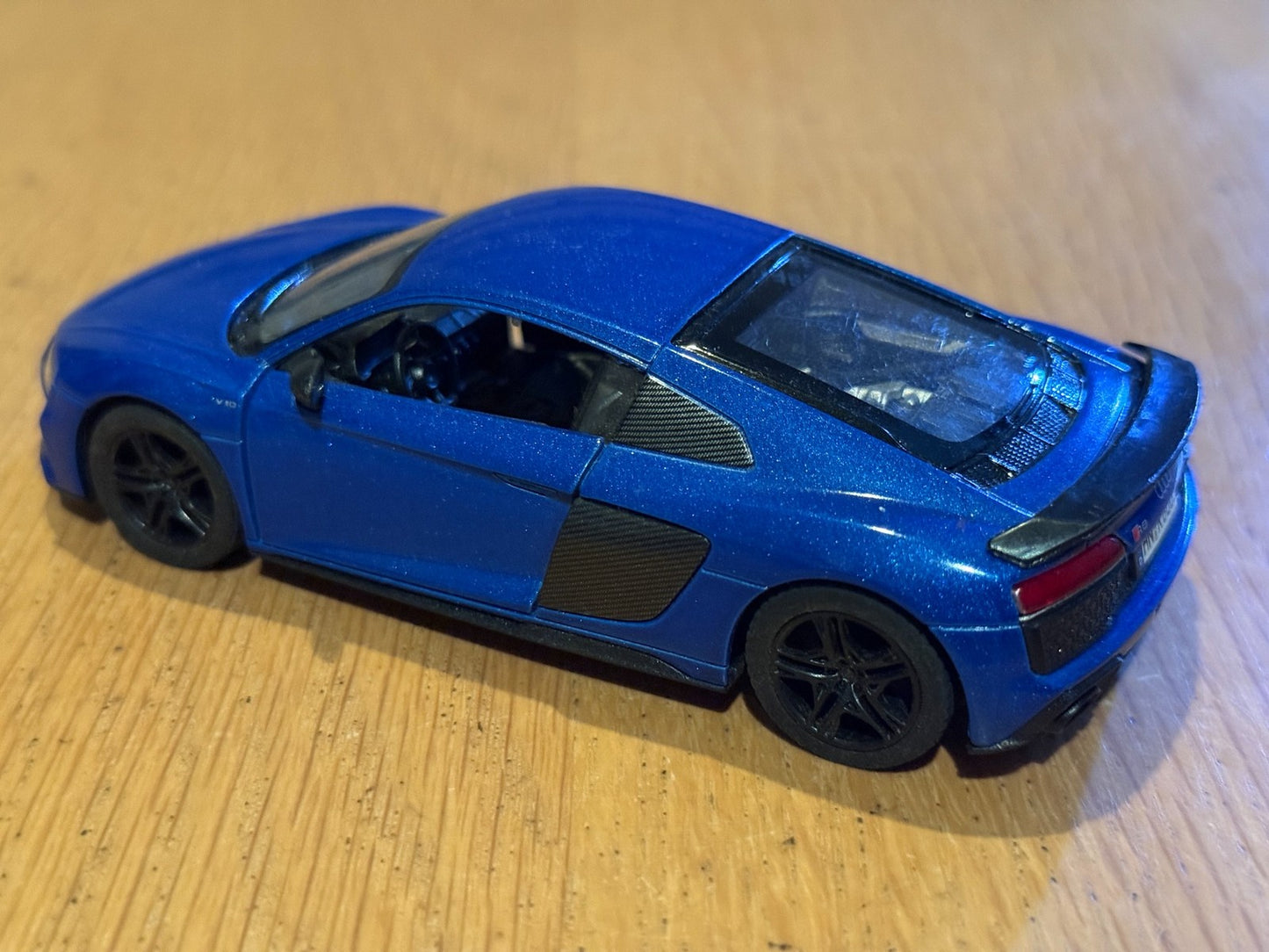 Kinsmart 1:36 Diecast Pull Back Car - 2020 Audi R8 Coupe