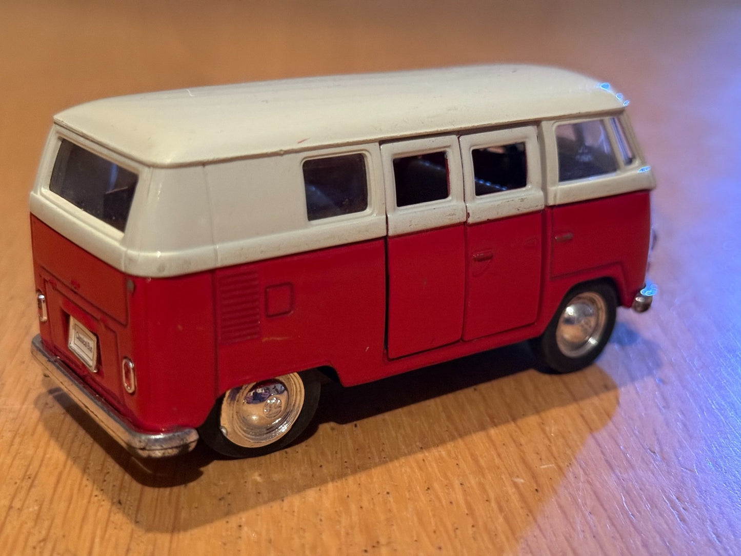 Welly Nex 1:38 Diecast Volkswagen T1 Bus - Pull Back & Go Action - Preowned