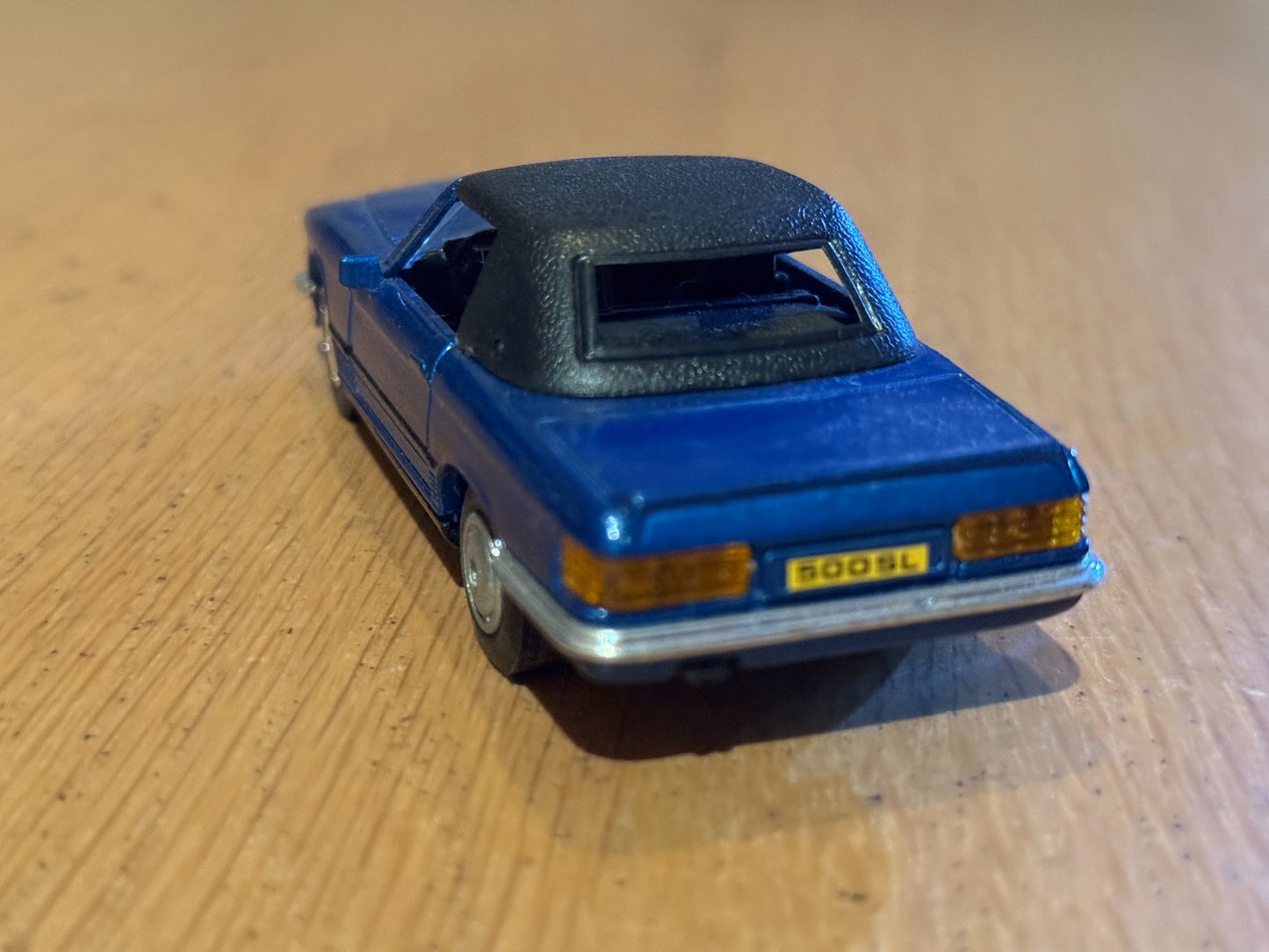 MC Toys 1:43 Pull Back Diecast - Mercedes Benz 500SL