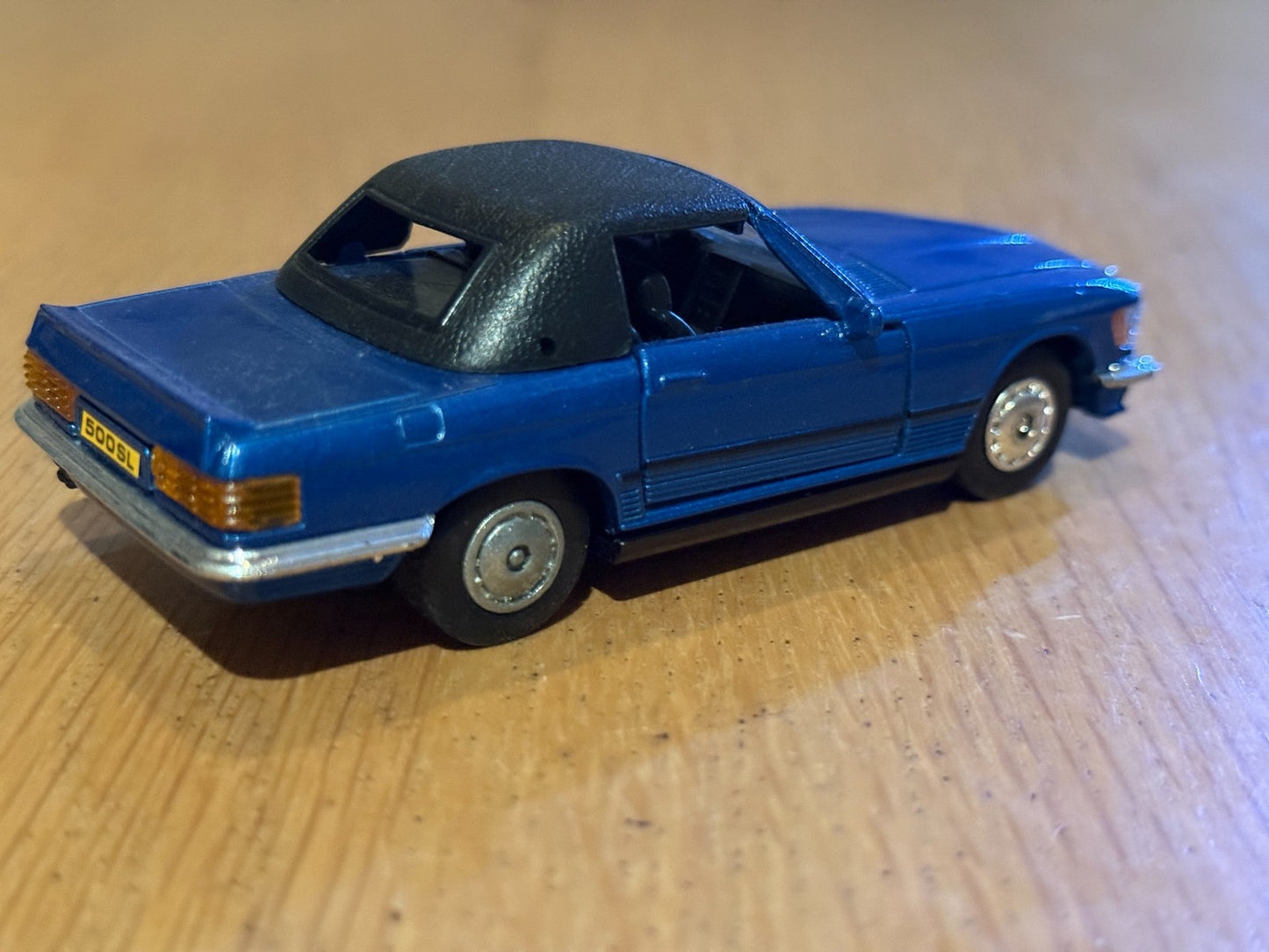 MC Toys 1:43 Pull Back Diecast - Mercedes Benz 500SL