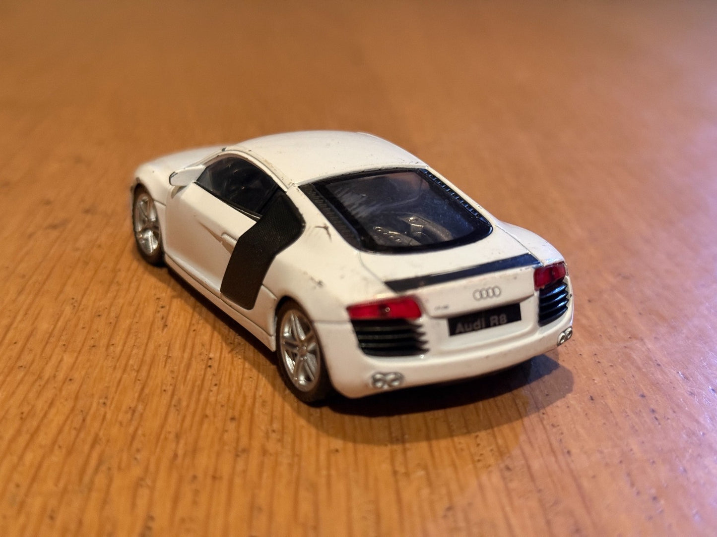 Welly Pull Back Diecast 1:34 - Audi R8 V10