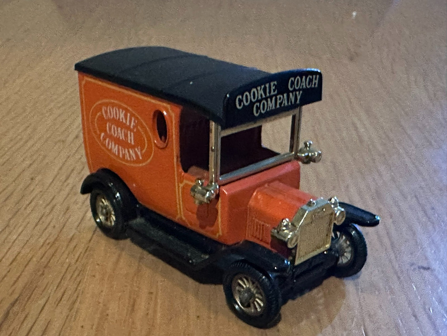 Diecast Lledo Days Gone 1920 Ford Model T Cookie Coach Company 1920. No Box.